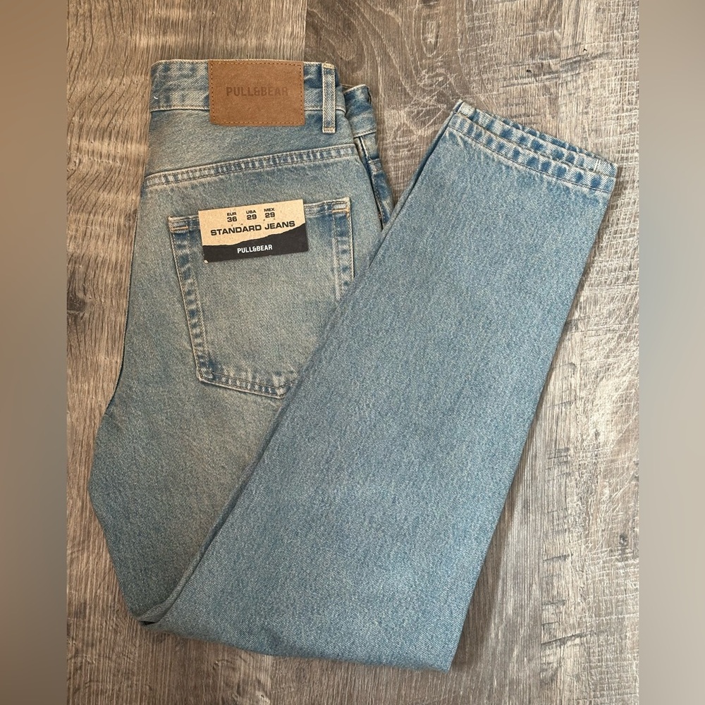 NWT- Pull&Bear Standard Denim Jeans - Light Wash Women’s Size 29 Straight Leg